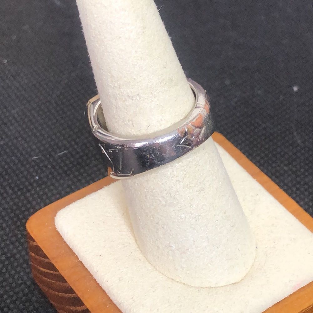 LOUIS VUITTON LV Monogram Silver Plated Signet Unisex Ring Sz 9 (US SIZE) - Picture 8 of 13